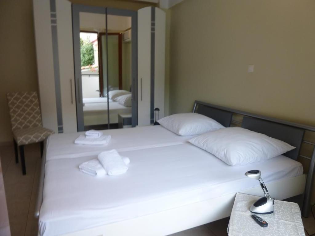 Anesis Apartments Agia Marina  Eksteriør bilde